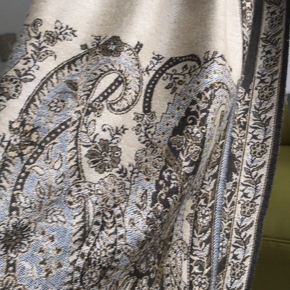 Wool/Silk Blend Scarf - Picture 3 of 6